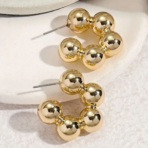 Geometric Sphere Ball C-Shaped Earrings Gold or Silver Tone - Picture 3 of 9